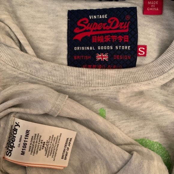 Superdry T Shirt Small Gently worn 60% cotton / 40% polyester - Picture 4 of 4